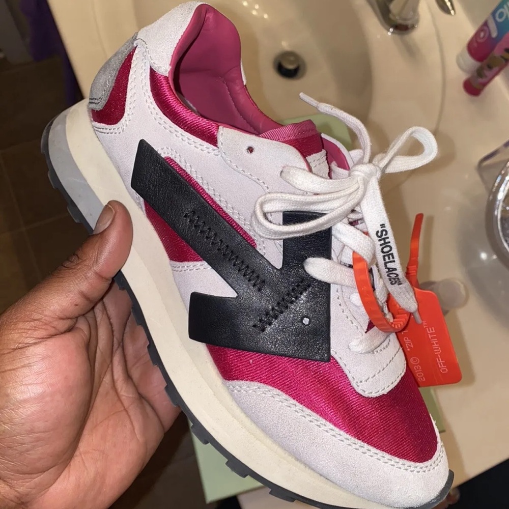 Size 37 off white womens sneaker